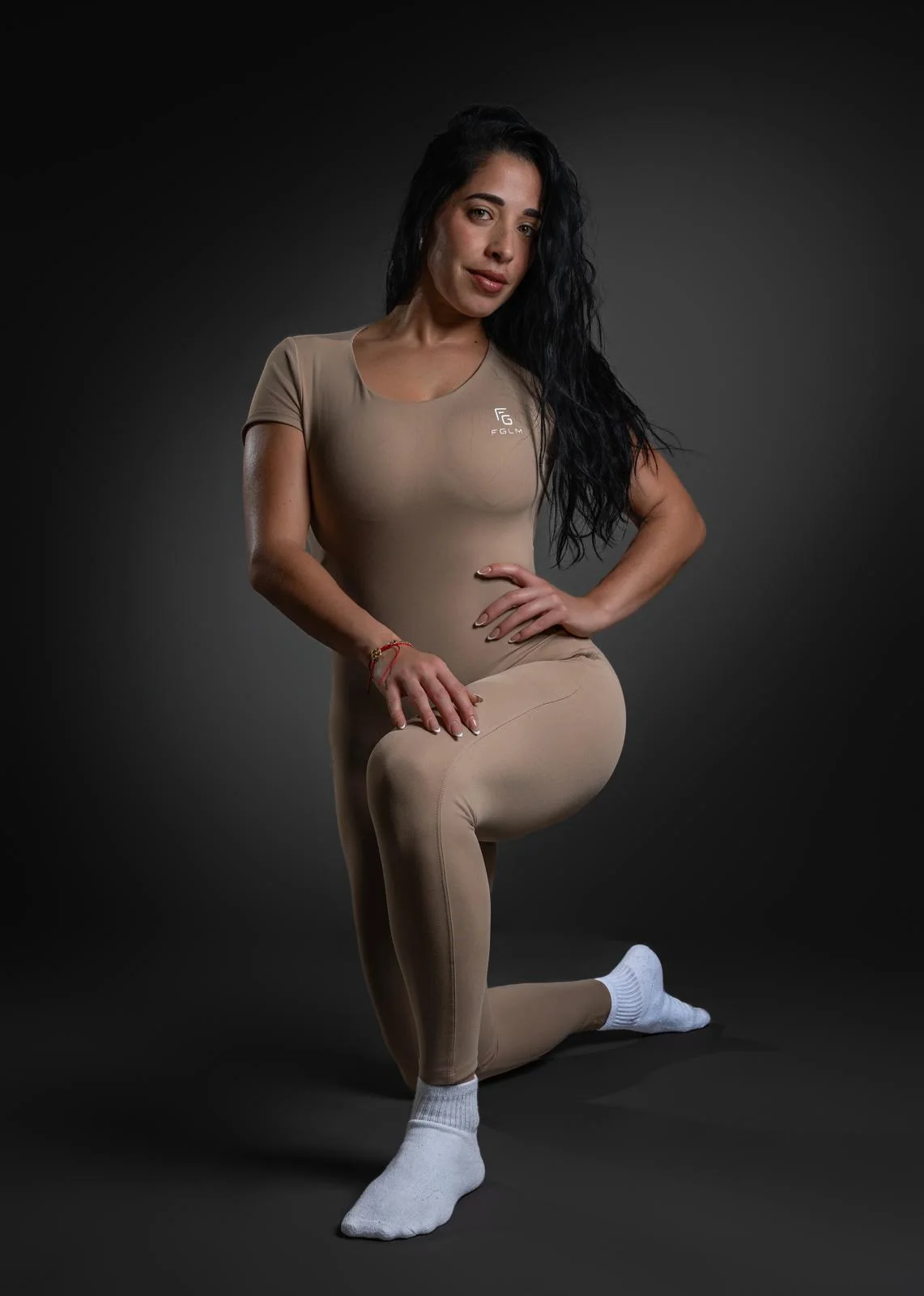 The short-sleeve one-piece in sand
